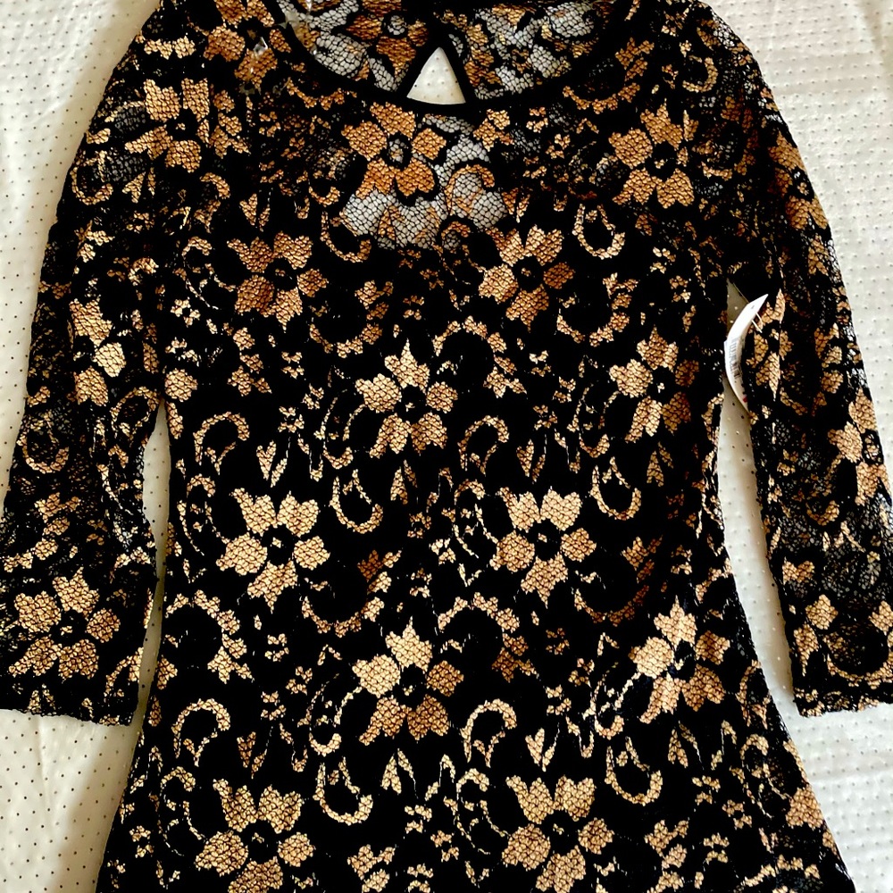NWT- Lace top with gold details